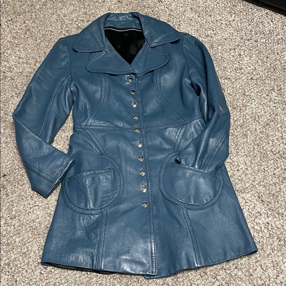 Vintage Jackets & Blazers - Vintage 70s Women's Blue Leather snap front Coat- adorable